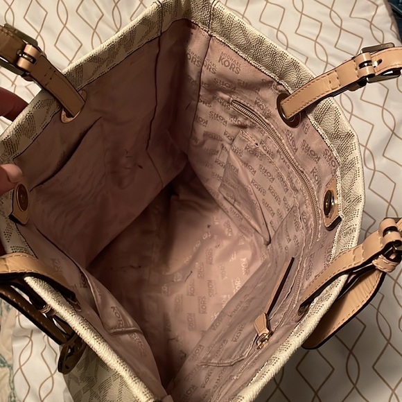 Michael Kors Bag - Picture 3 of 3